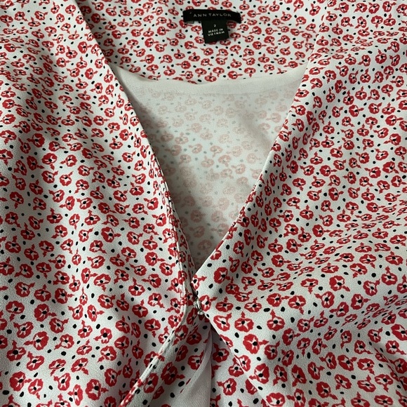 Ann Taylor Ditsy Red Poppy Floral Wrap Fit Flare Midi Dress Size 2 - Picture 9 of 13